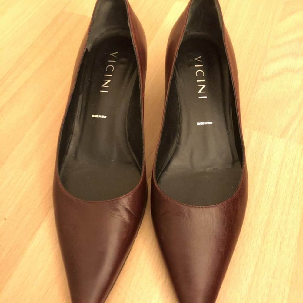 Vicini maroon red pointy toed shoes - Picture 2 of 6